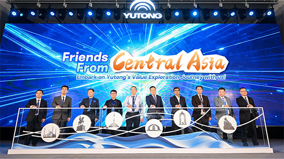 زﯾﺎرات آﺳﯿﺎ اﻟﻮﺳﻄﻰ إﻟﻰ Yutong: إطﻼق EnRoute+